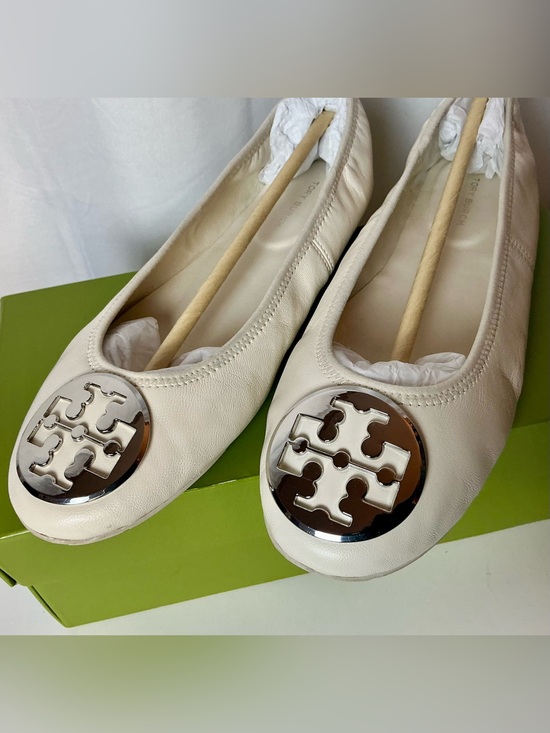 Tory Burch Shoes - Tory Burch Reva Travel Ballet Flats Cream Silver Leather Size 7